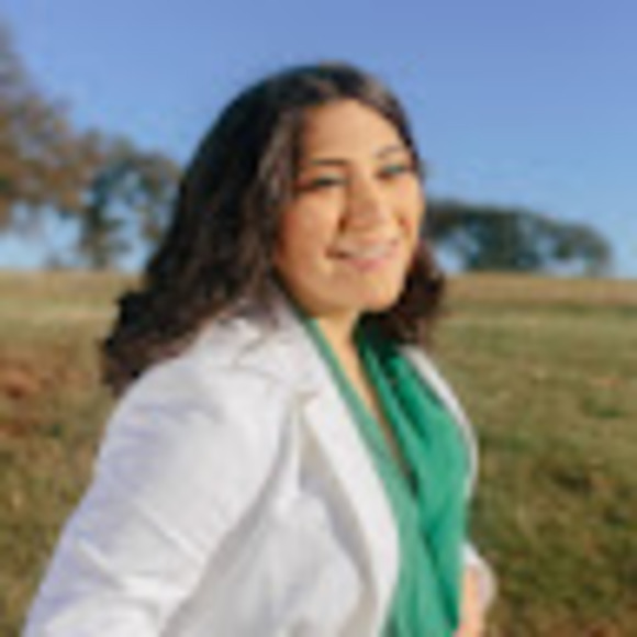 Meet your Posher, Abigail - Picture 1 of 1